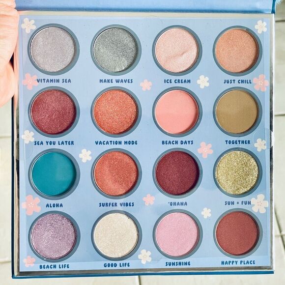NWT Gorgeous DISNEY Lilo & Stitch Blue / White Furry Cover 16 Eyeshadow Palette - Picture 11 of 17